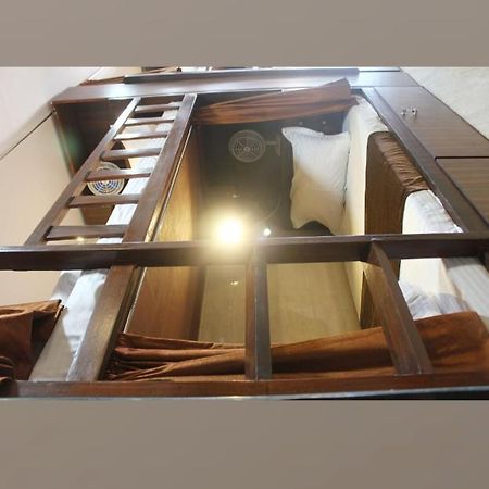 Awesome Dormitory Male Only Bombaim Exterior foto