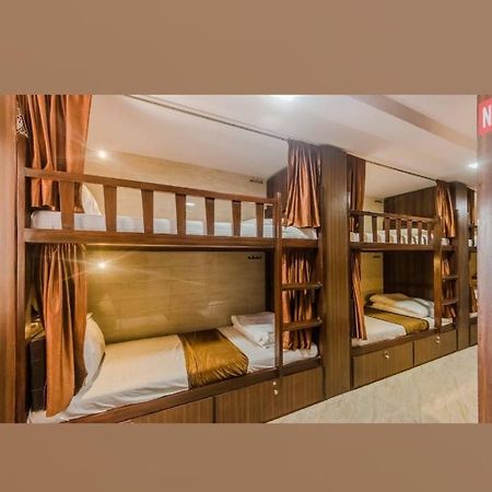 Awesome Dormitory Male Only Bombaim Exterior foto