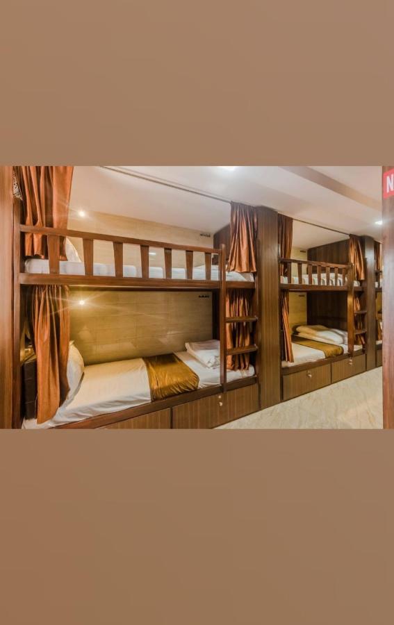 Awesome Dormitory Male Only Bombaim Exterior foto