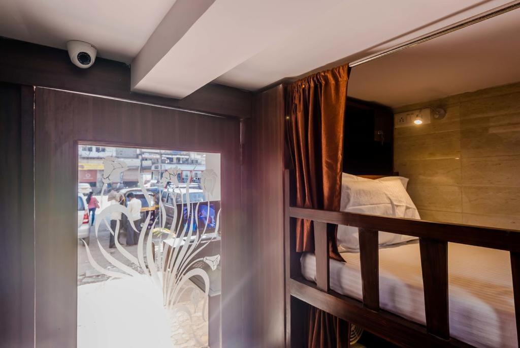 Awesome Dormitory Male Only Bombaim Exterior foto