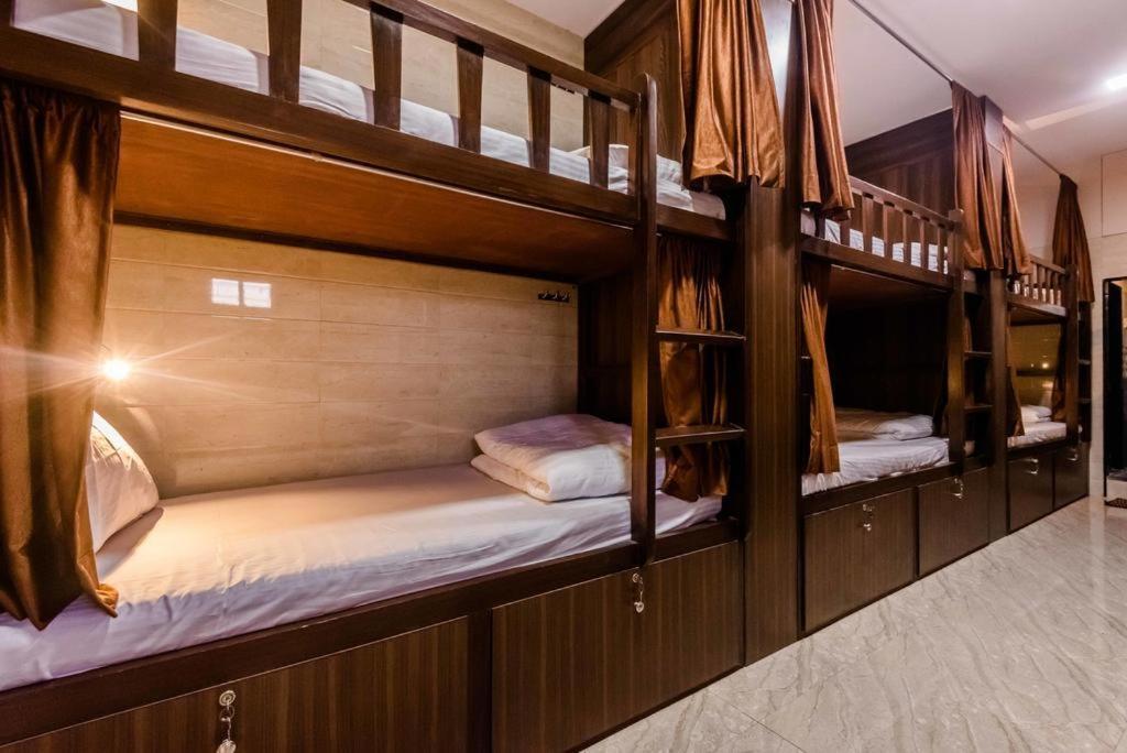Awesome Dormitory Male Only Bombaim Exterior foto
