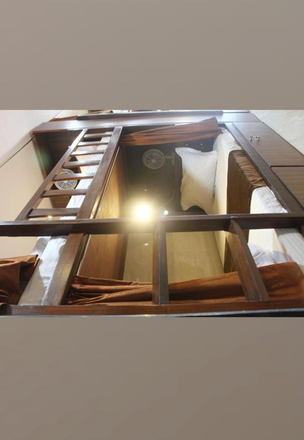 Awesome Dormitory Male Only Bombaim Exterior foto