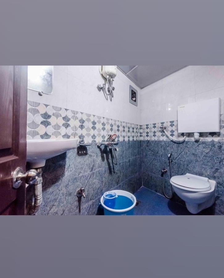 Awesome Dormitory Male Only Bombaim Exterior foto